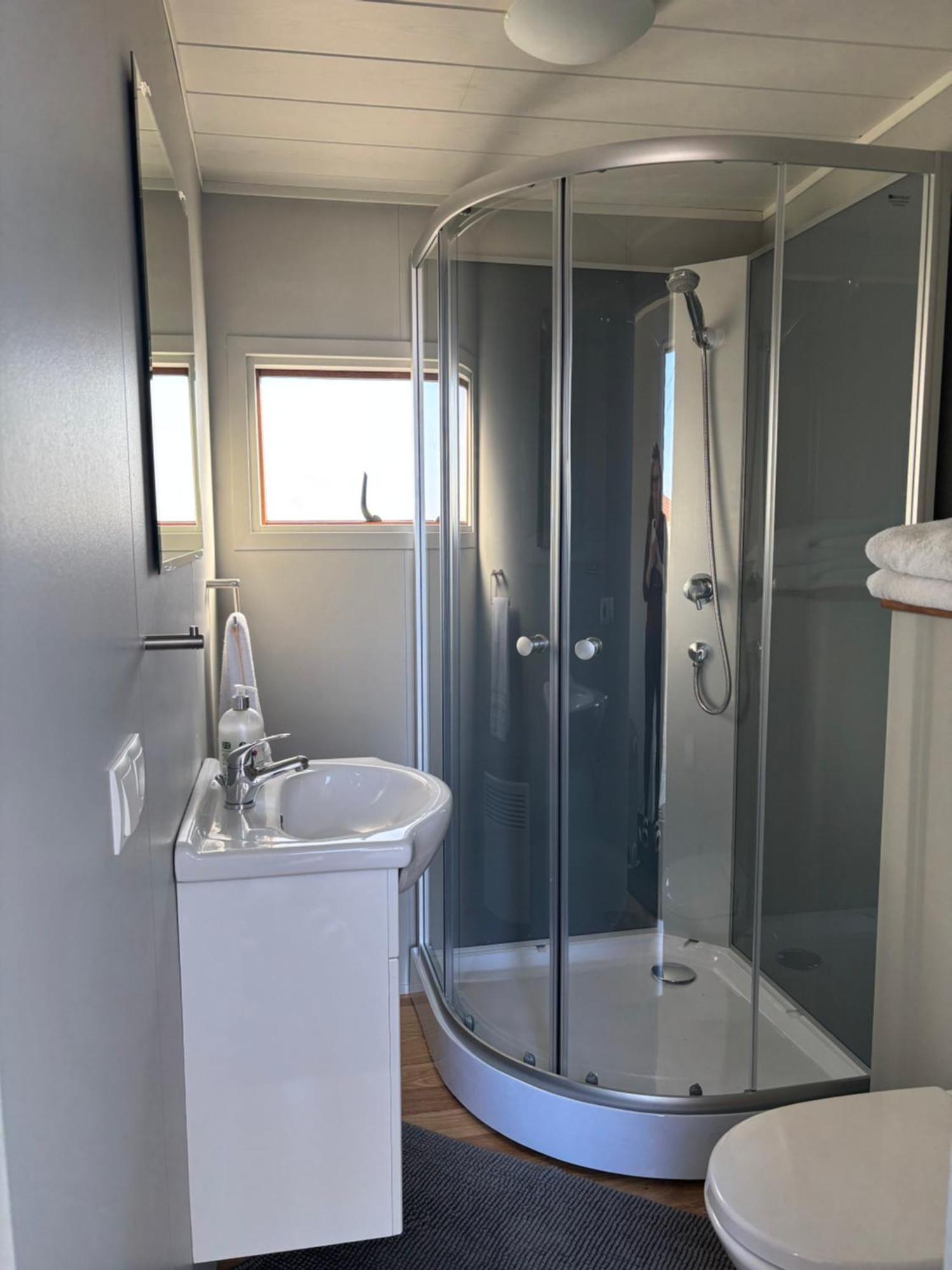Ace Guesthouse Keflavik Luaran gambar